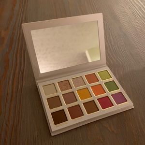 KYLIE COSMETICS Kylie x Kendall palette!